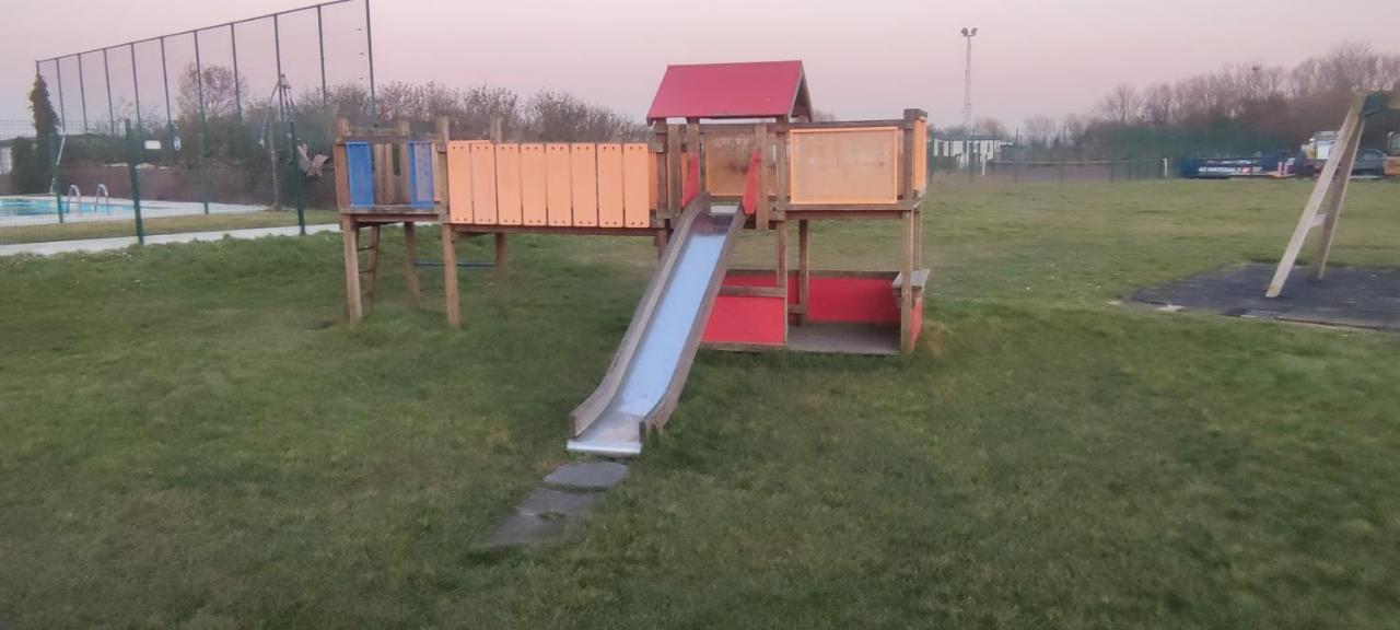 Przytulny Domek Holenderski Z Podgrzewanym Odkrytym Basenem Do Dyspozycji Gosci Де-Хаан Экстерьер фото
